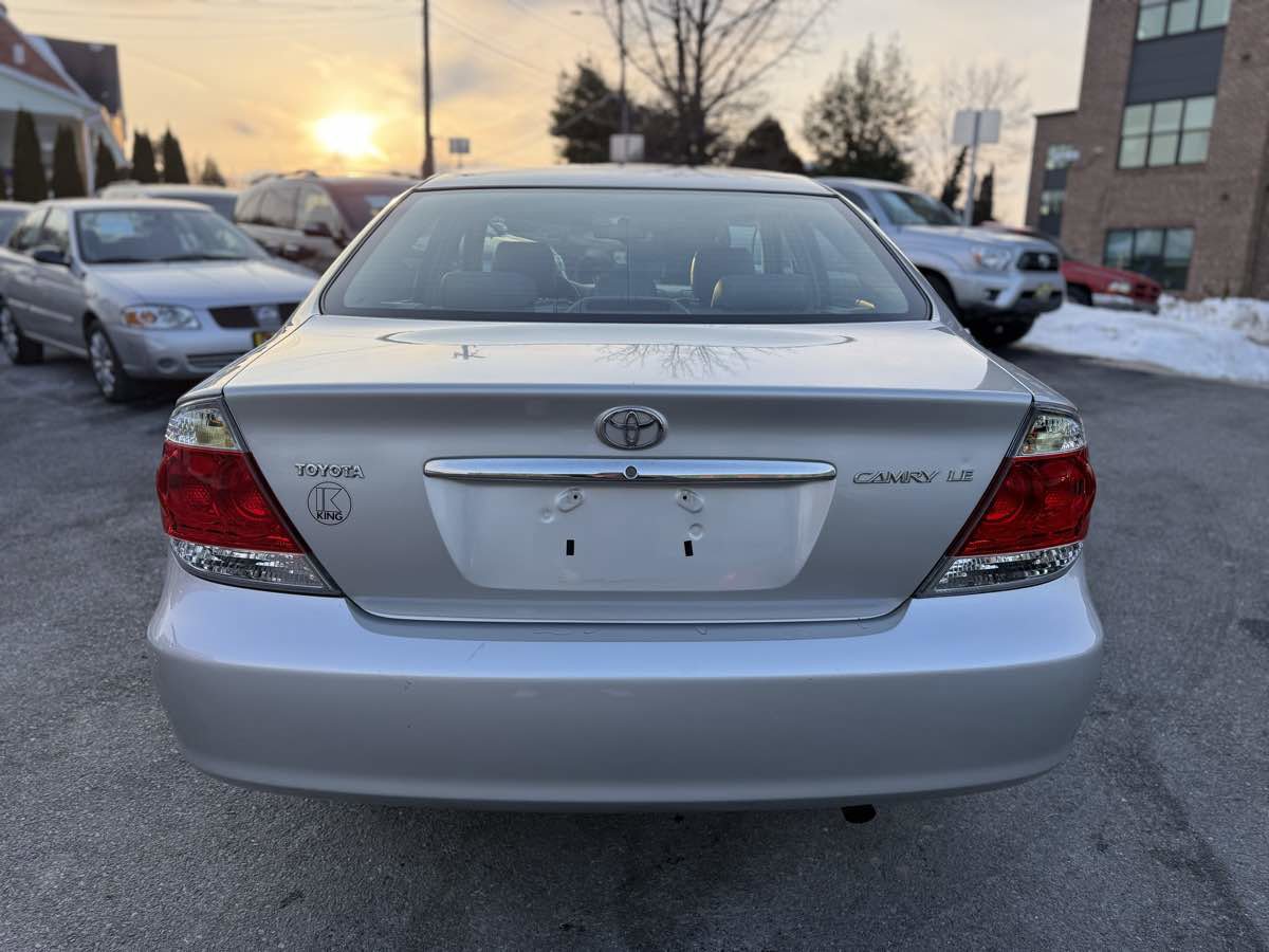 Used 2006 Toyota Camry LE image 6