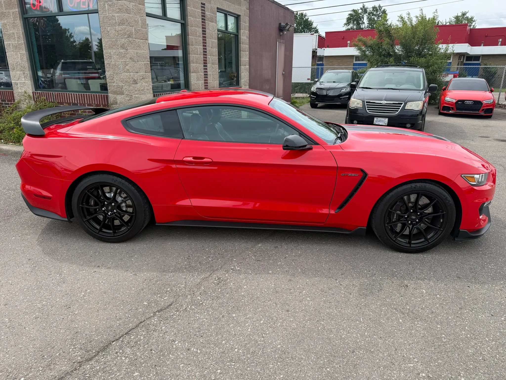 Used 2017 Ford Mustang Shelby GT350 RWD image 6