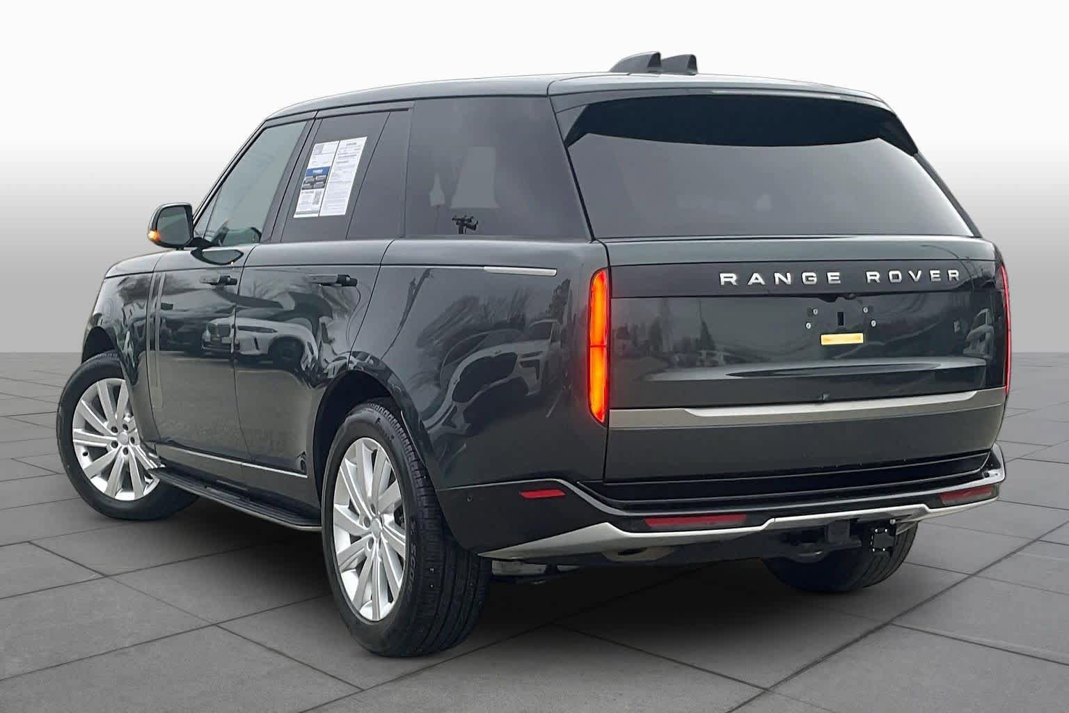 Used 2025 Land Rover Range Rover SE AWD/4WD image 10
