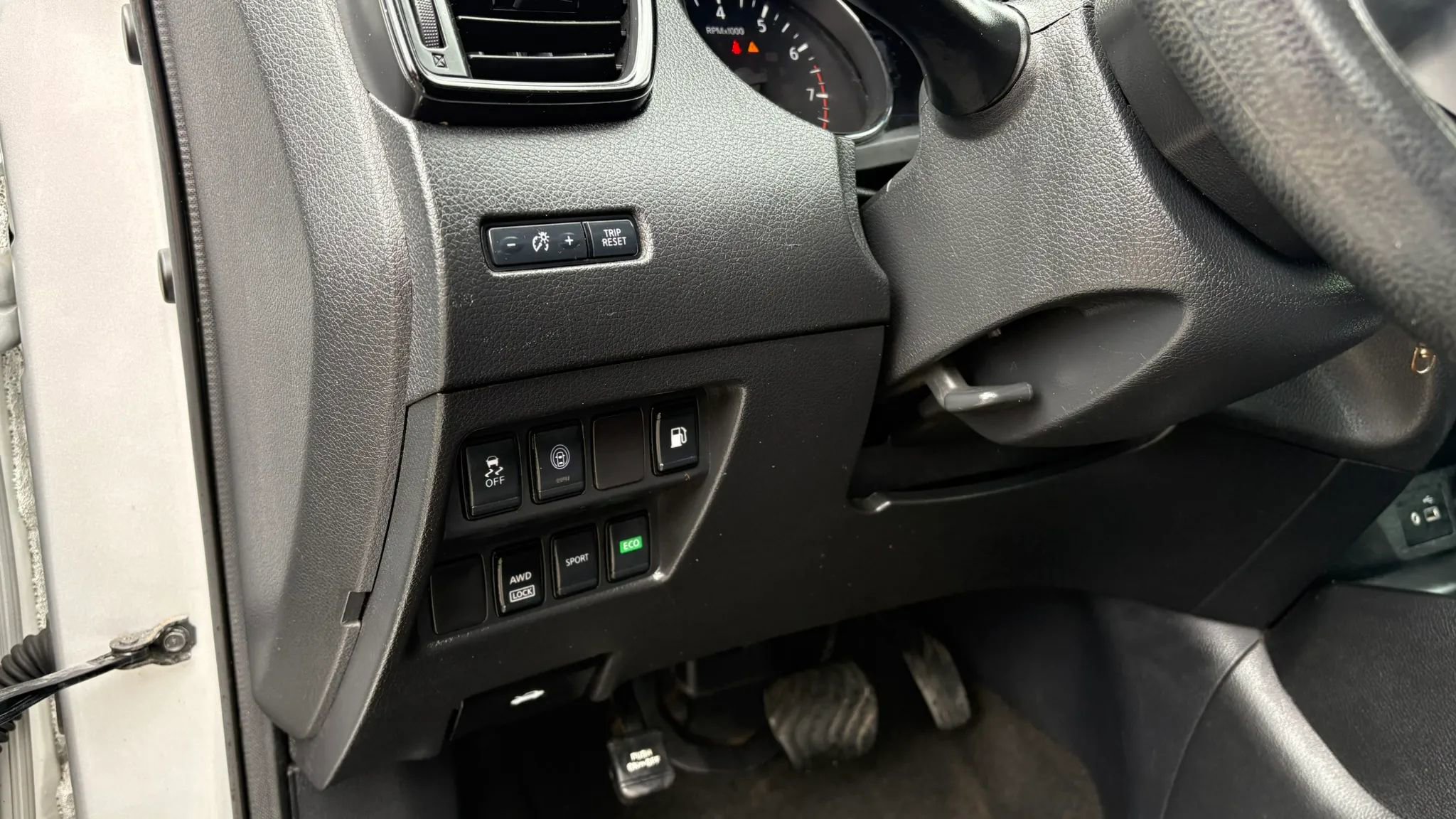 Used 2020 Nissan Rogue S AWD/4WD image 16