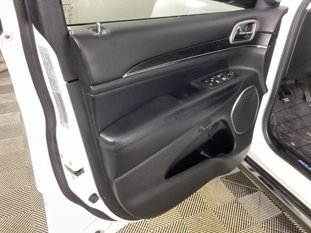 Used 2017 Jeep Grand Cherokee Summit image 16