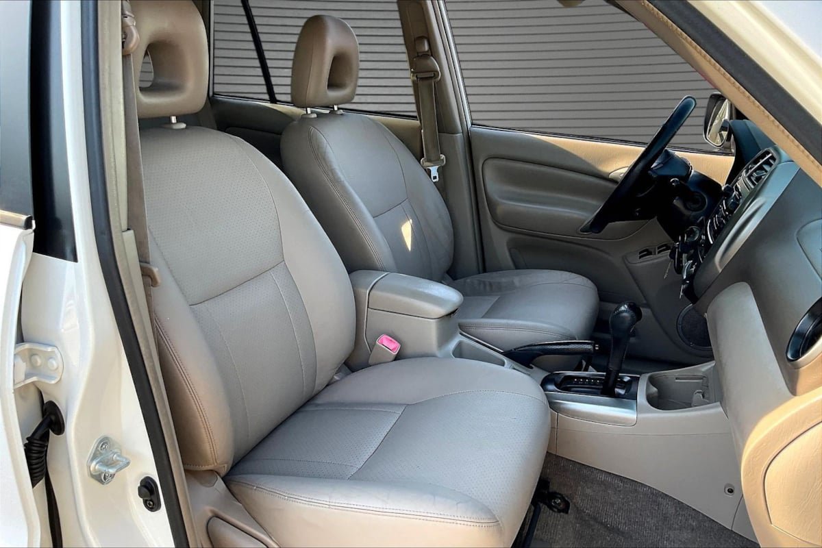 Used 2004 Toyota RAV4 4WD image 27