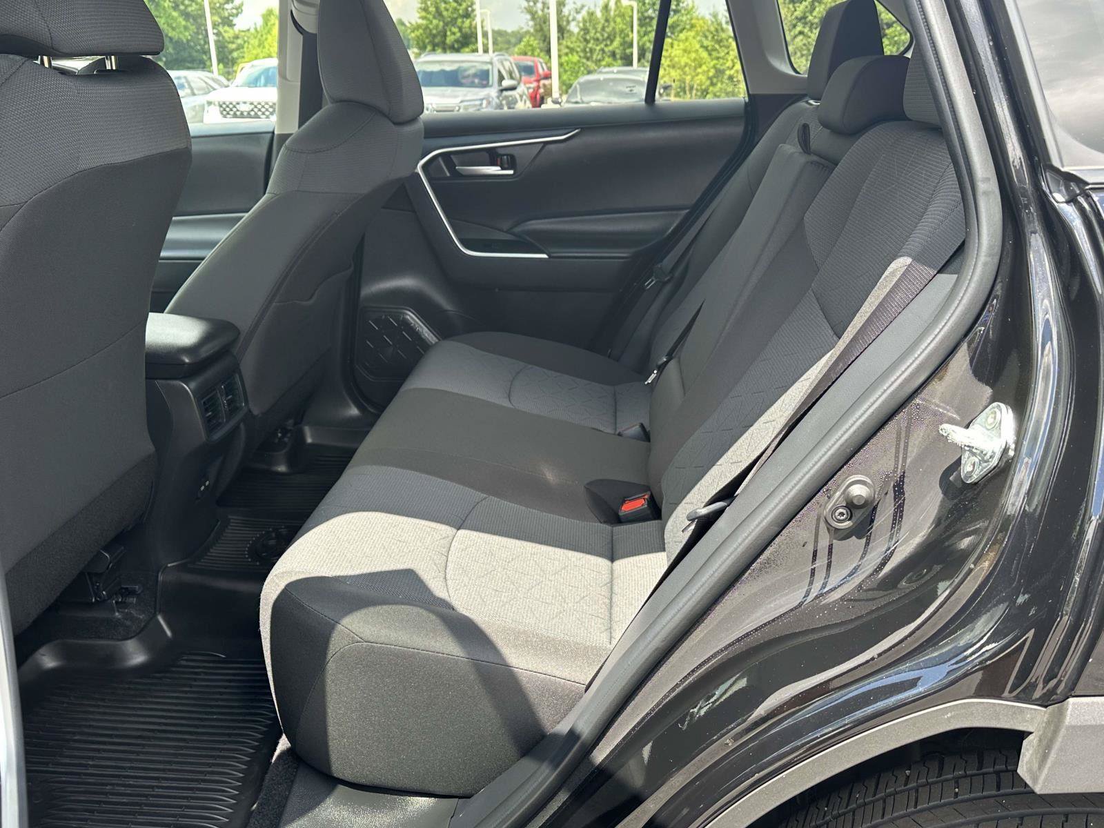 Used 2025 Toyota RAV4 XLE FWD image 9