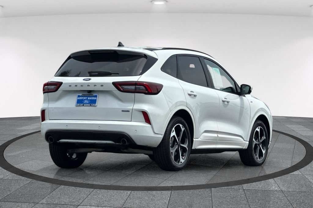 Certified 2023 Ford Escape ST-Line Elite AWD/4WD image 7