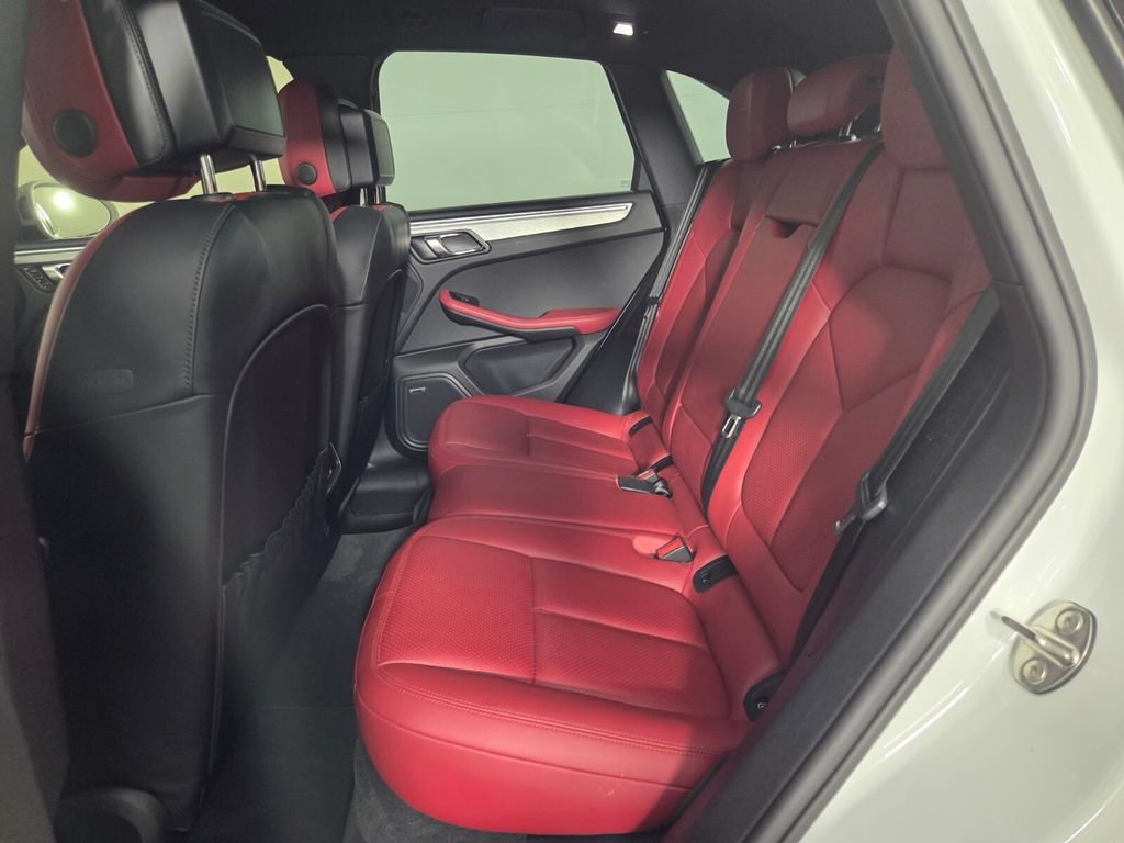 Used 2018 Porsche Macan GTS AWD/4WD image 23