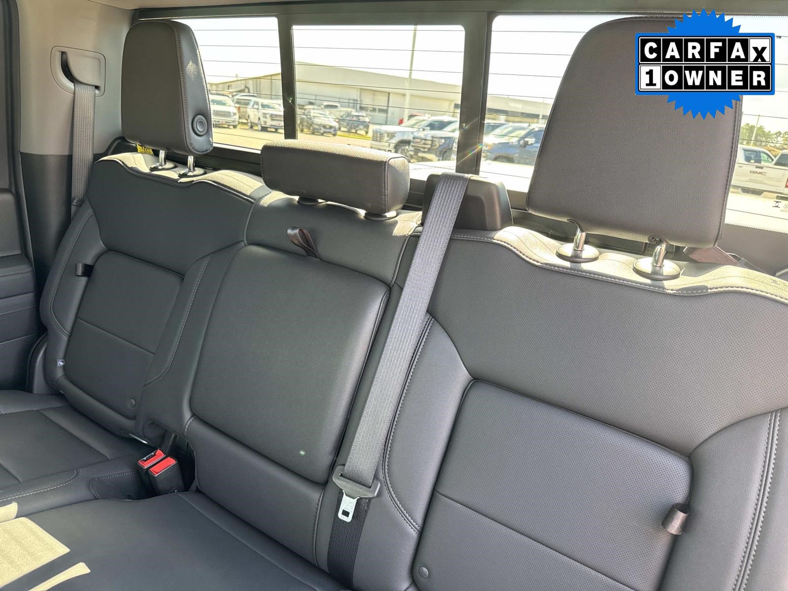 Used 2025 GMC Sierra 2500 SLT AWD/4WD image 17