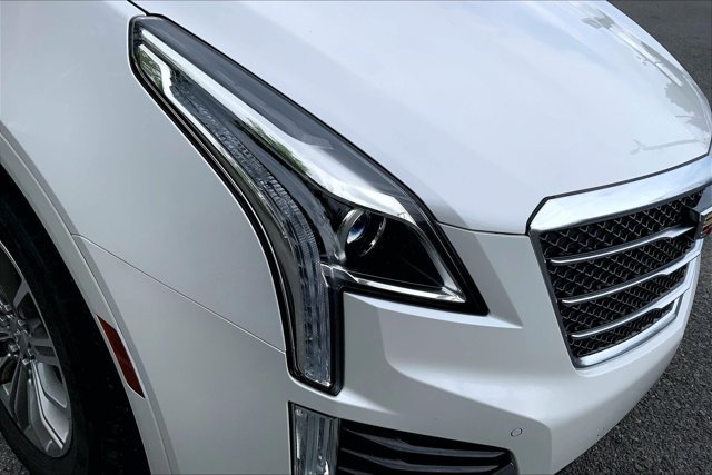 Used 2018 Cadillac XT5 Luxury w/ Driver Awareness Package AWD/4WD image 28