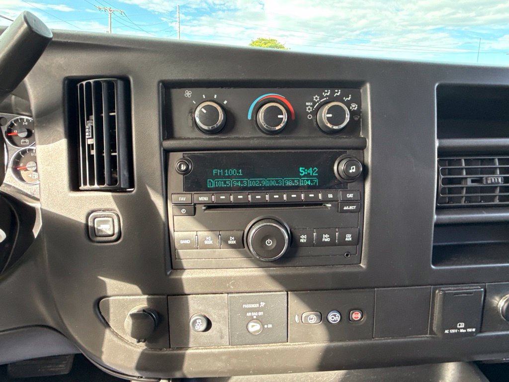Used 2016 Chevrolet Express 3500 LT w/ LT Preferred Equipment Group RWD image 30