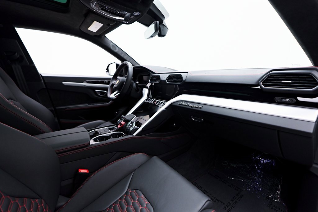 Used 2022 Lamborghini Urus image 46