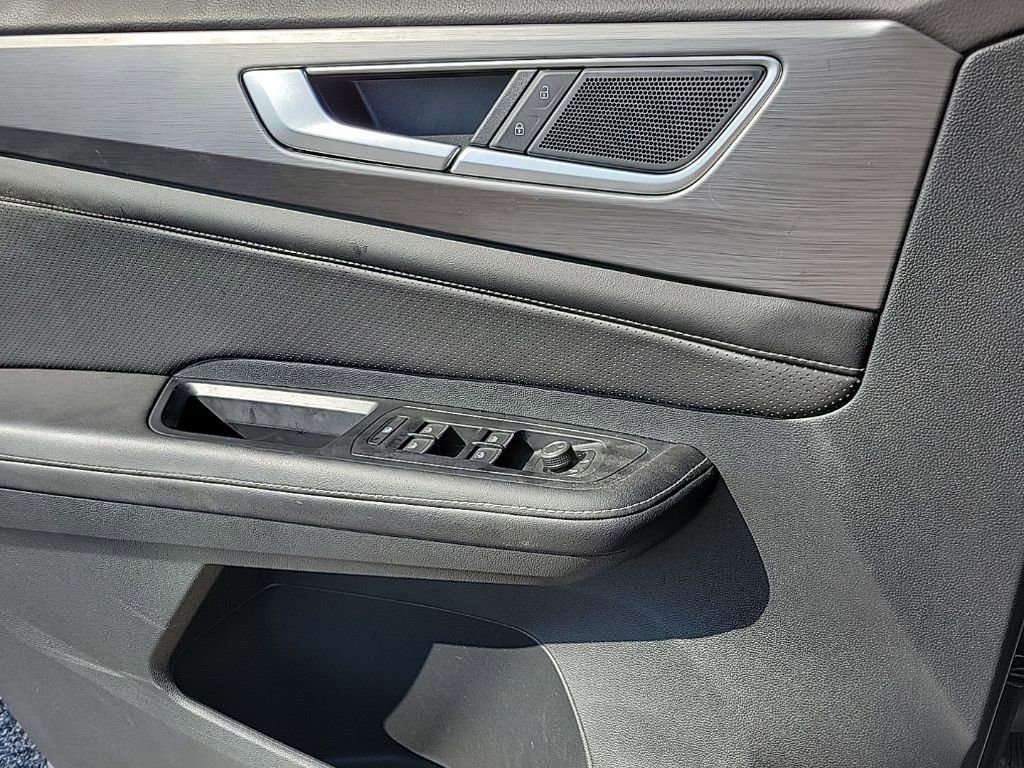 Used 2024 Volkswagen Atlas Cross Sport SE image 13