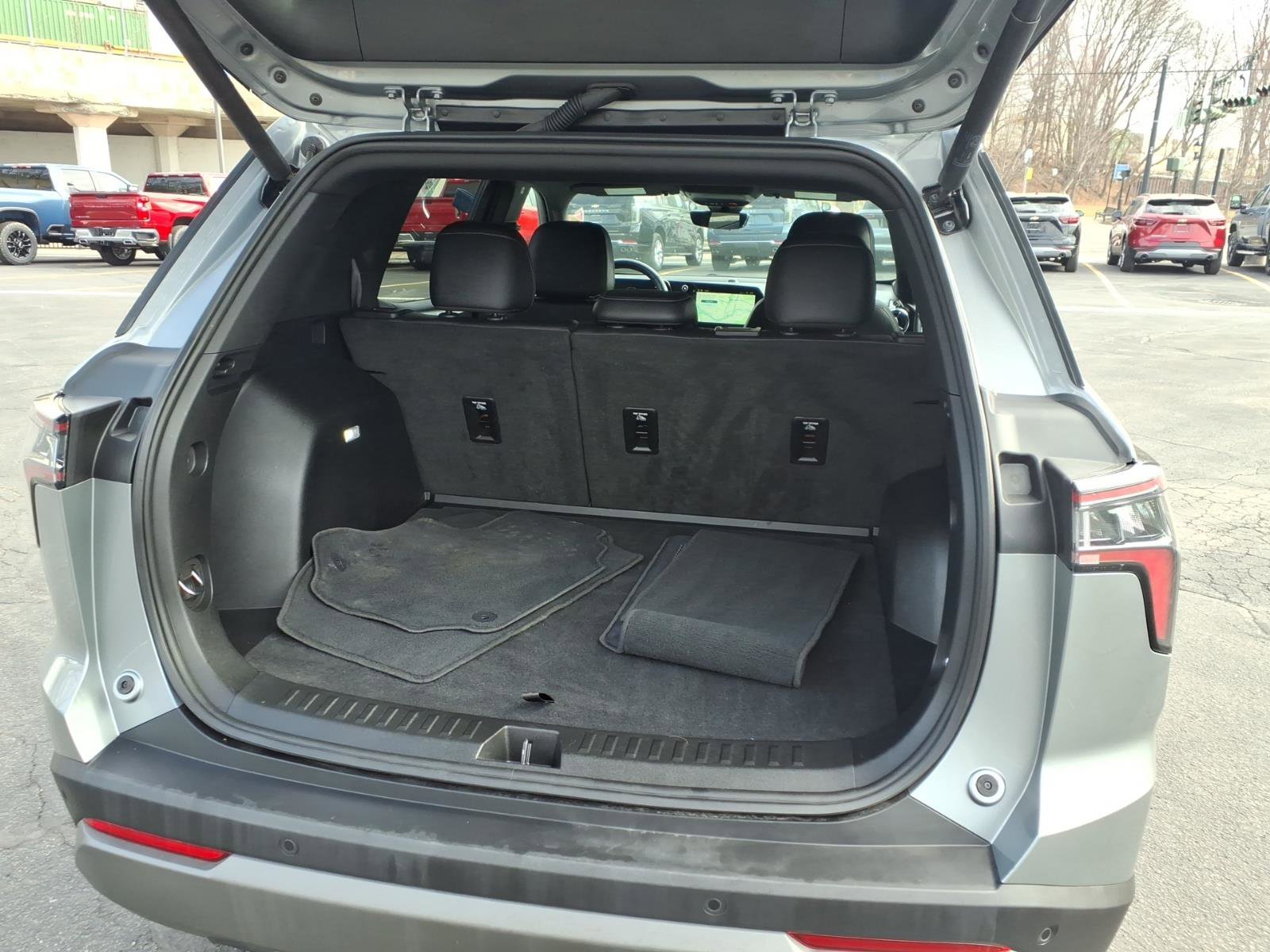 Used 2025 Chevrolet Equinox LT w/ Convenience Package II AWD/4WD image 18