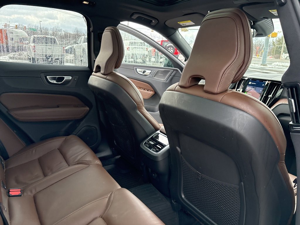Certified 2024 Volvo XC60 B5 Ultimate w/ Protection Package Premier image 39