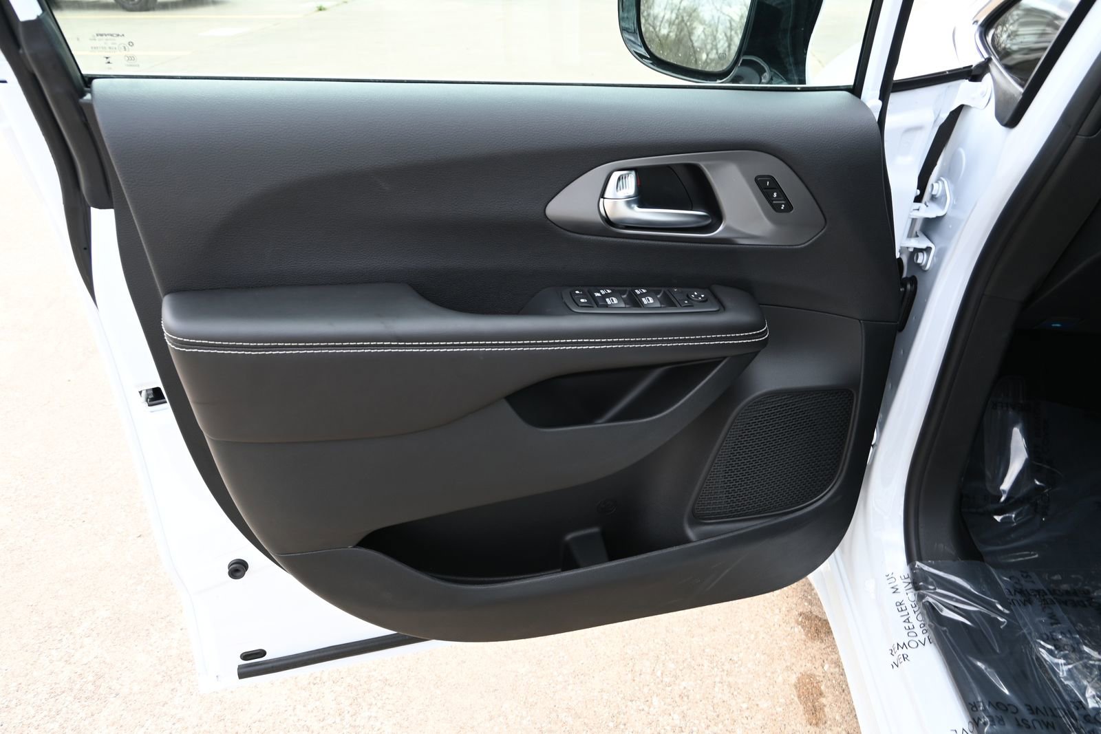 New 2026 Chrysler Pacifica Select image 8