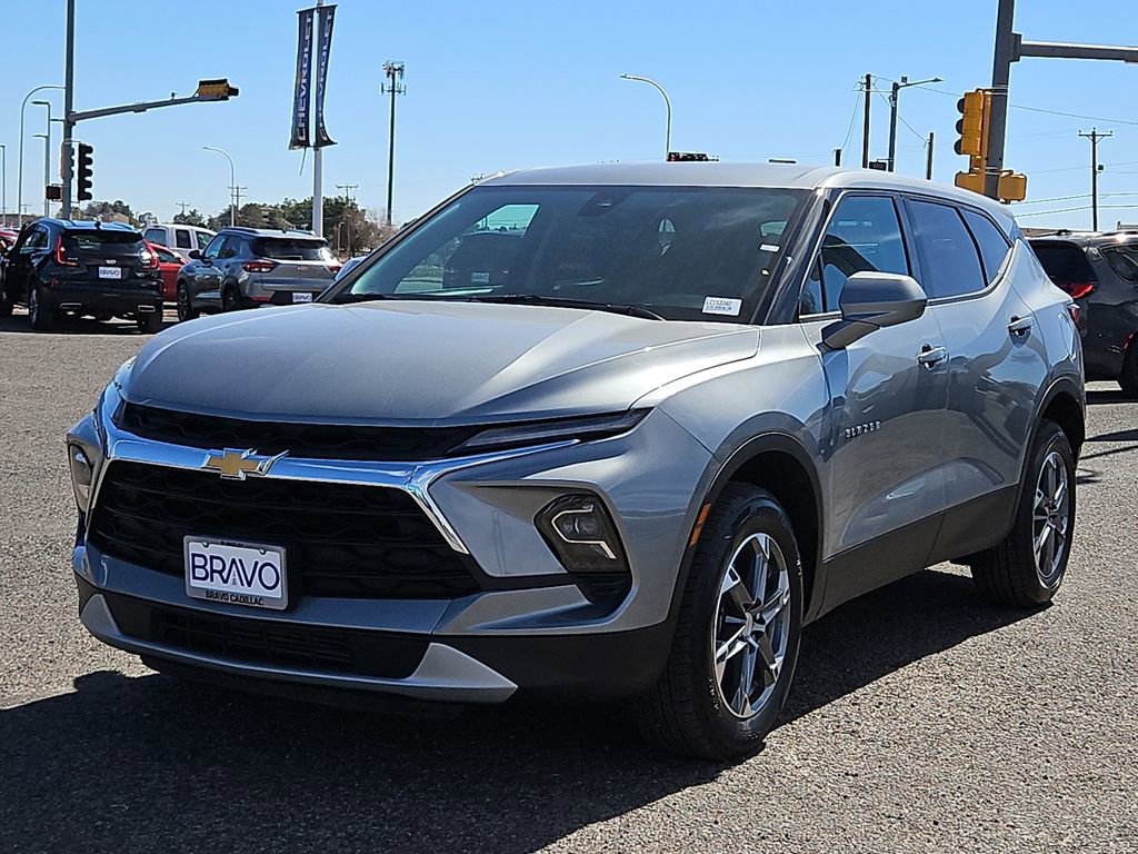 Used 2025 Chevrolet Blazer LT image 1