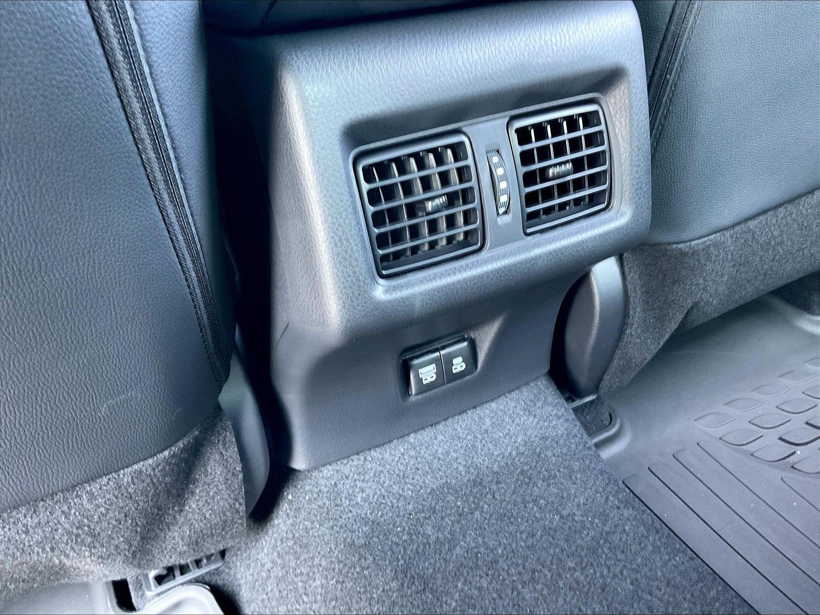 Used 2026 Toyota Camry SE AWD/4WD image 24
