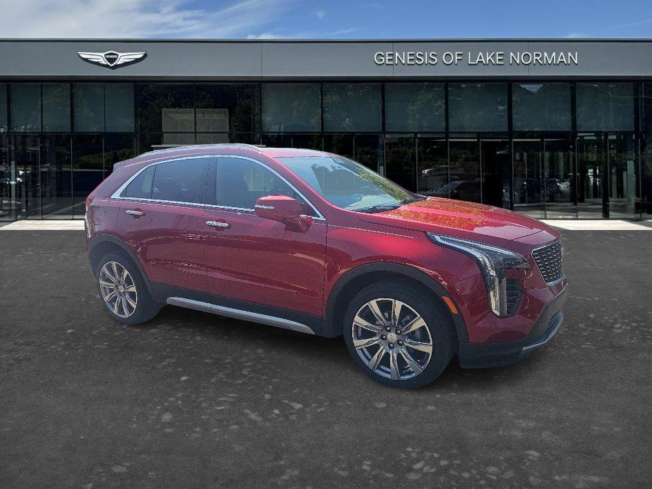 Used 2020 Cadillac XT4 Premium Luxury w/ Enhanced Visibility Package image 3