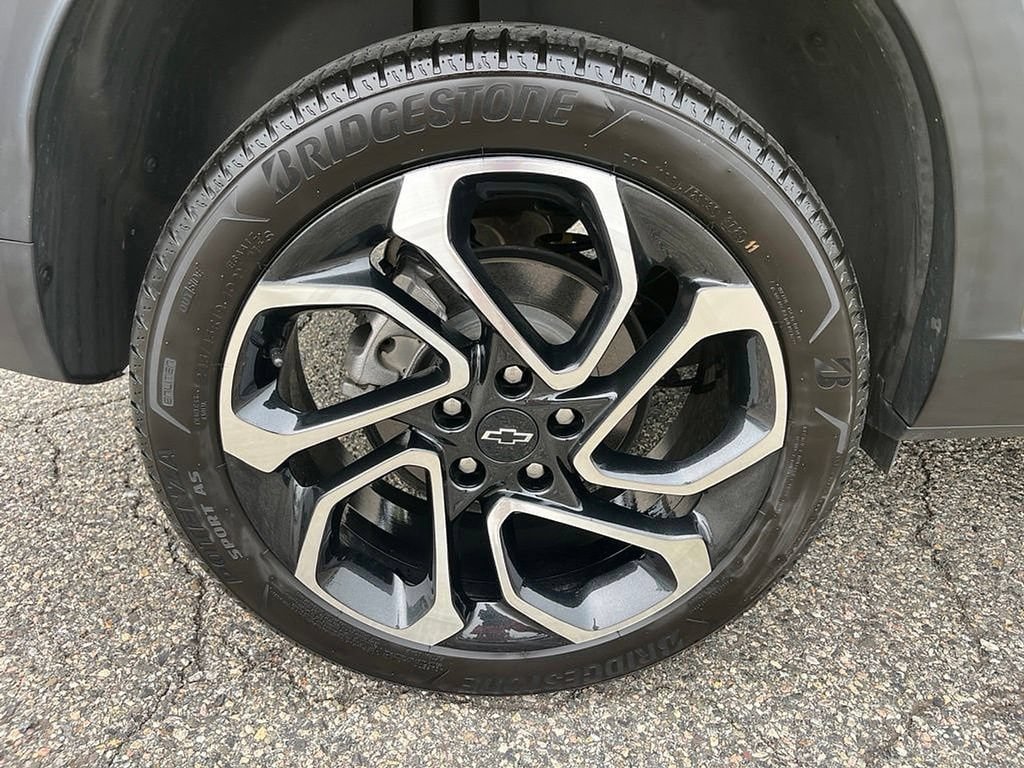 Certified 2024 Chevrolet Trax RS w/ Sunroof Package FWD image 10