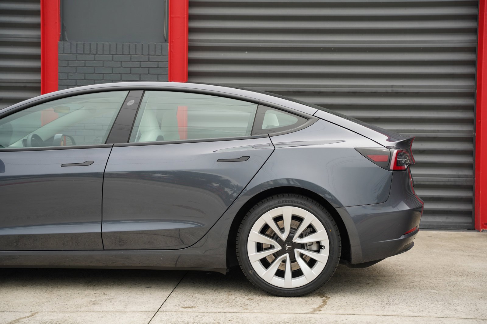 Used 2023 Tesla Model 3 Standard Range RWD image 5