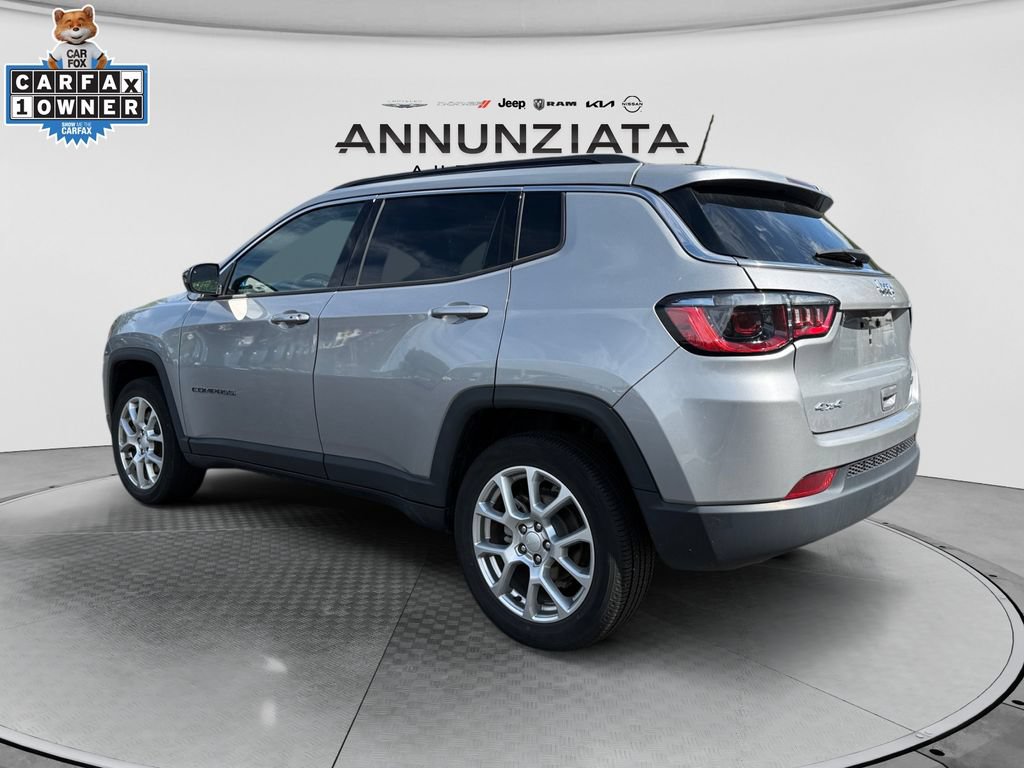 Used 2023 Jeep Compass Latitude AWD/4WD image 3