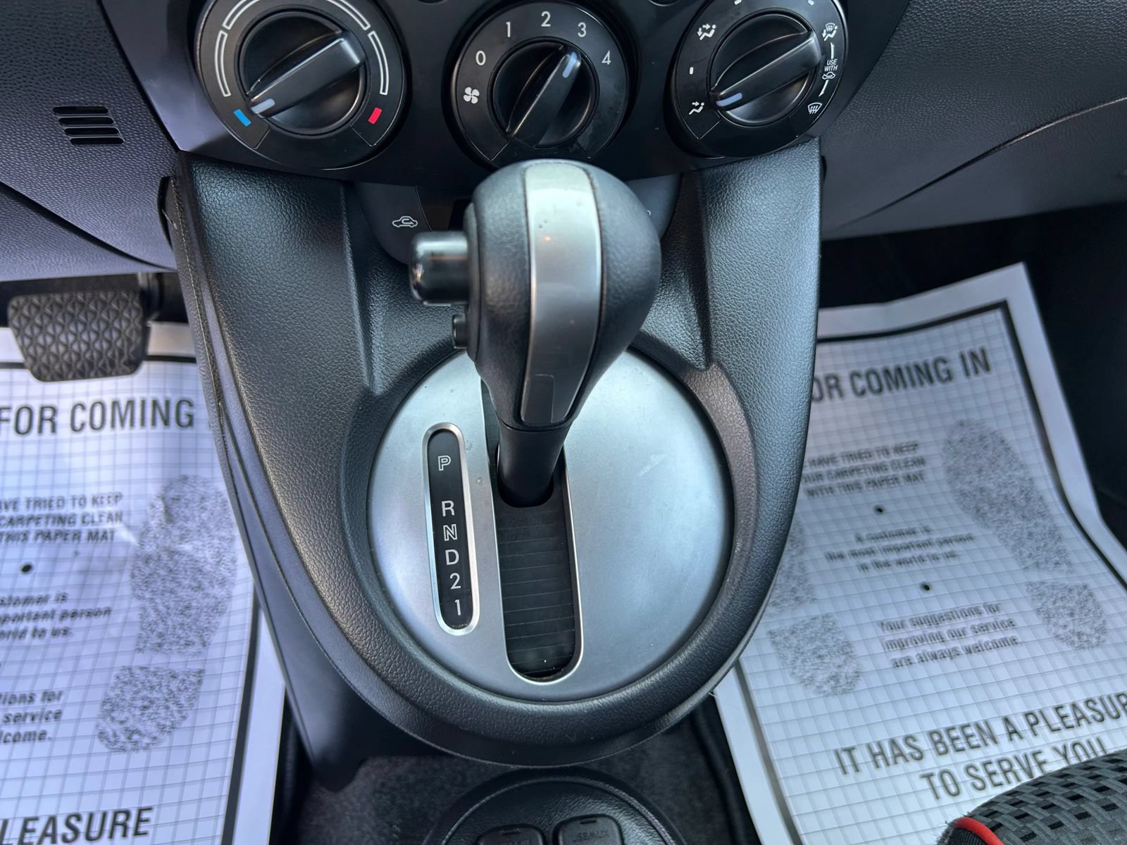 Used 2014 MAZDA MAZDA2 Touring FWD image 17