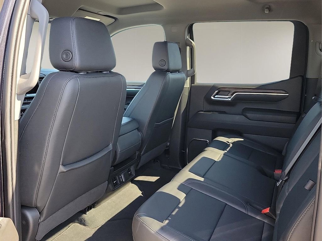 Used 2024 GMC Sierra 1500 SLT image 9