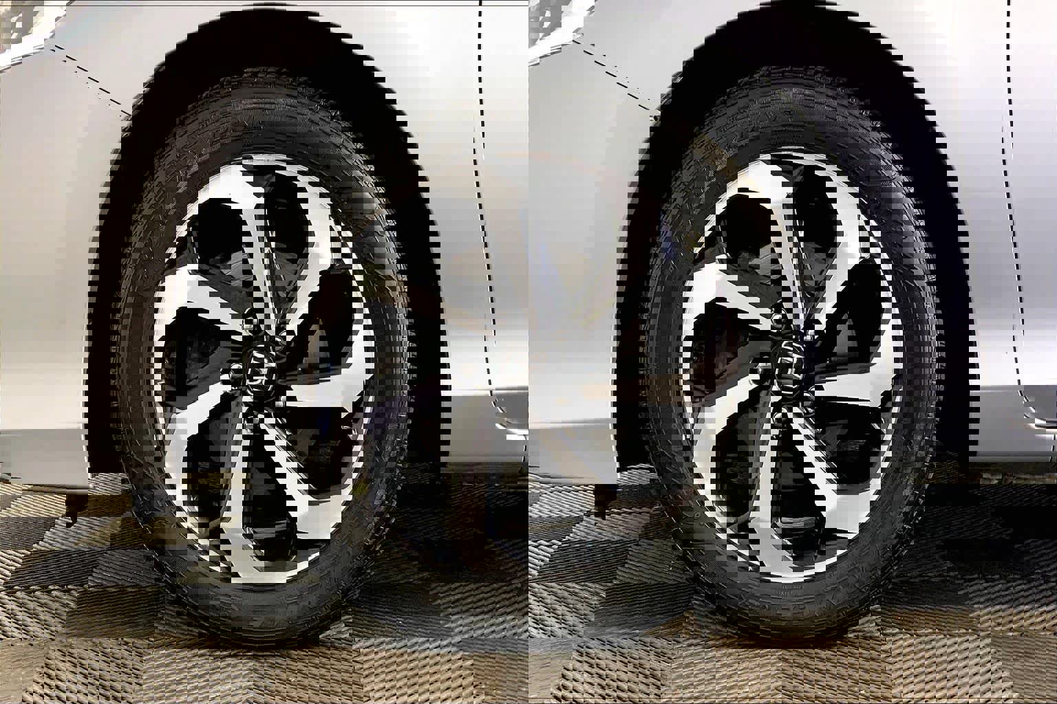 Used 2017 Honda Accord EX-L image 11