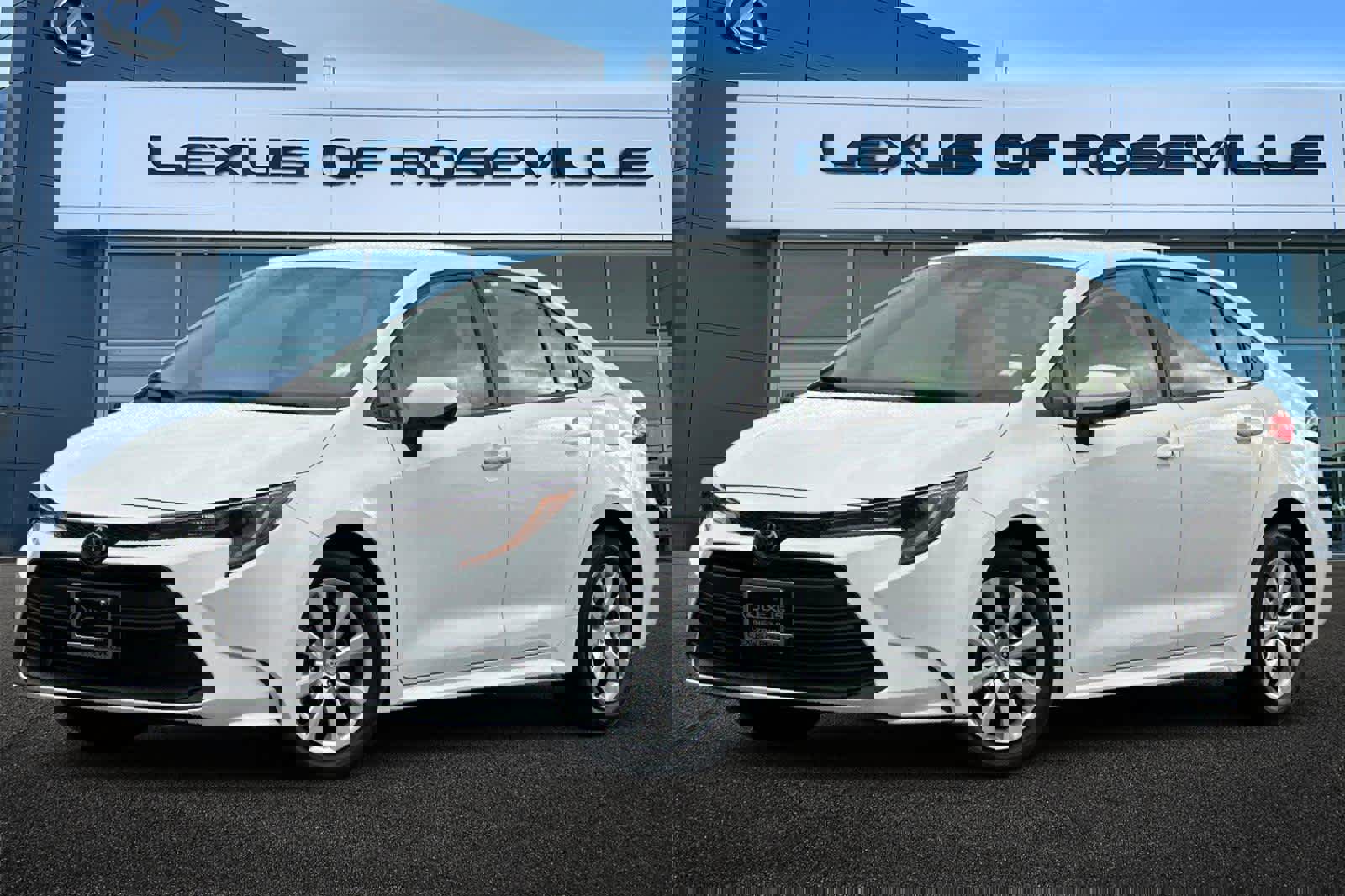 Used 2025 Toyota Corolla LE image 1