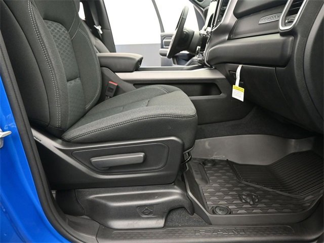 New 2026 RAM 1500 4x4 Crew Cab image 18