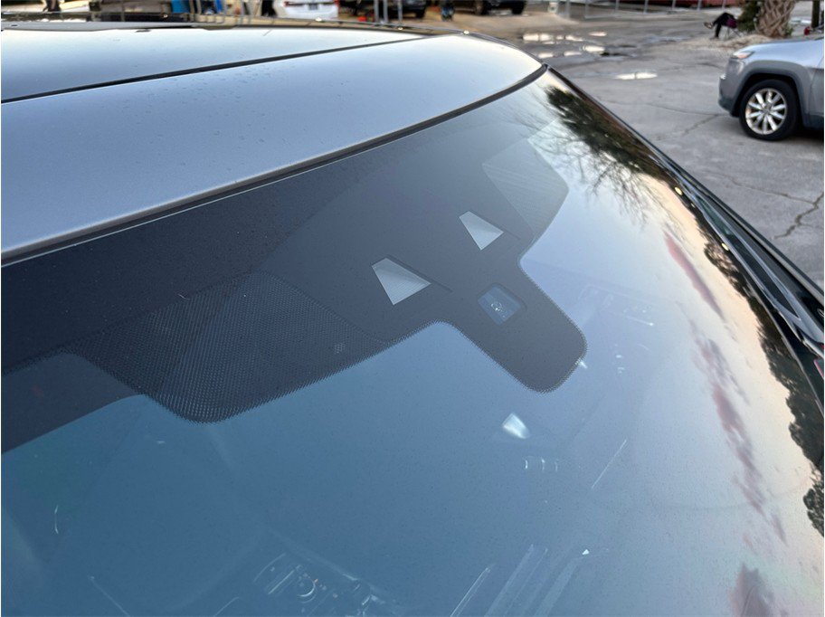 Used 2020 Land Rover Range Rover Sport SE image 12