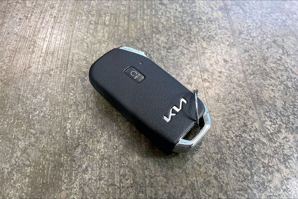 Used 2022 Kia Niro Touring Special Edition FWD image 11