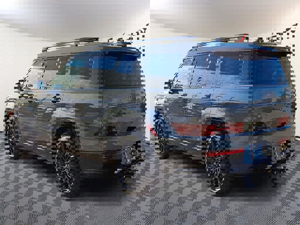 Used 2025 Hyundai Santa Fe Calligraphy image 5