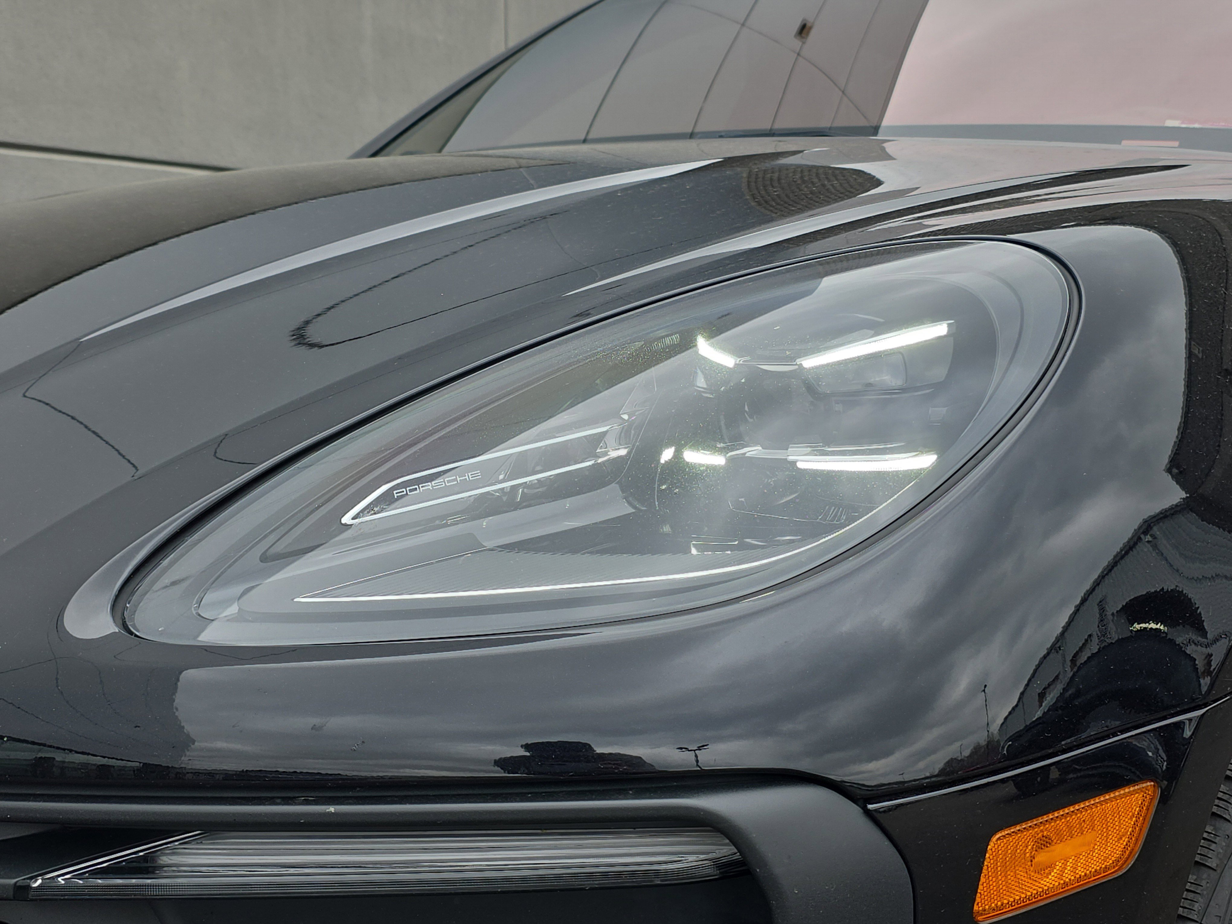 Used 2022 Porsche Macan AWD/4WD image 12