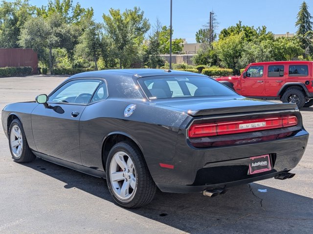 Used 2014 Dodge Challenger R/T RWD image 7