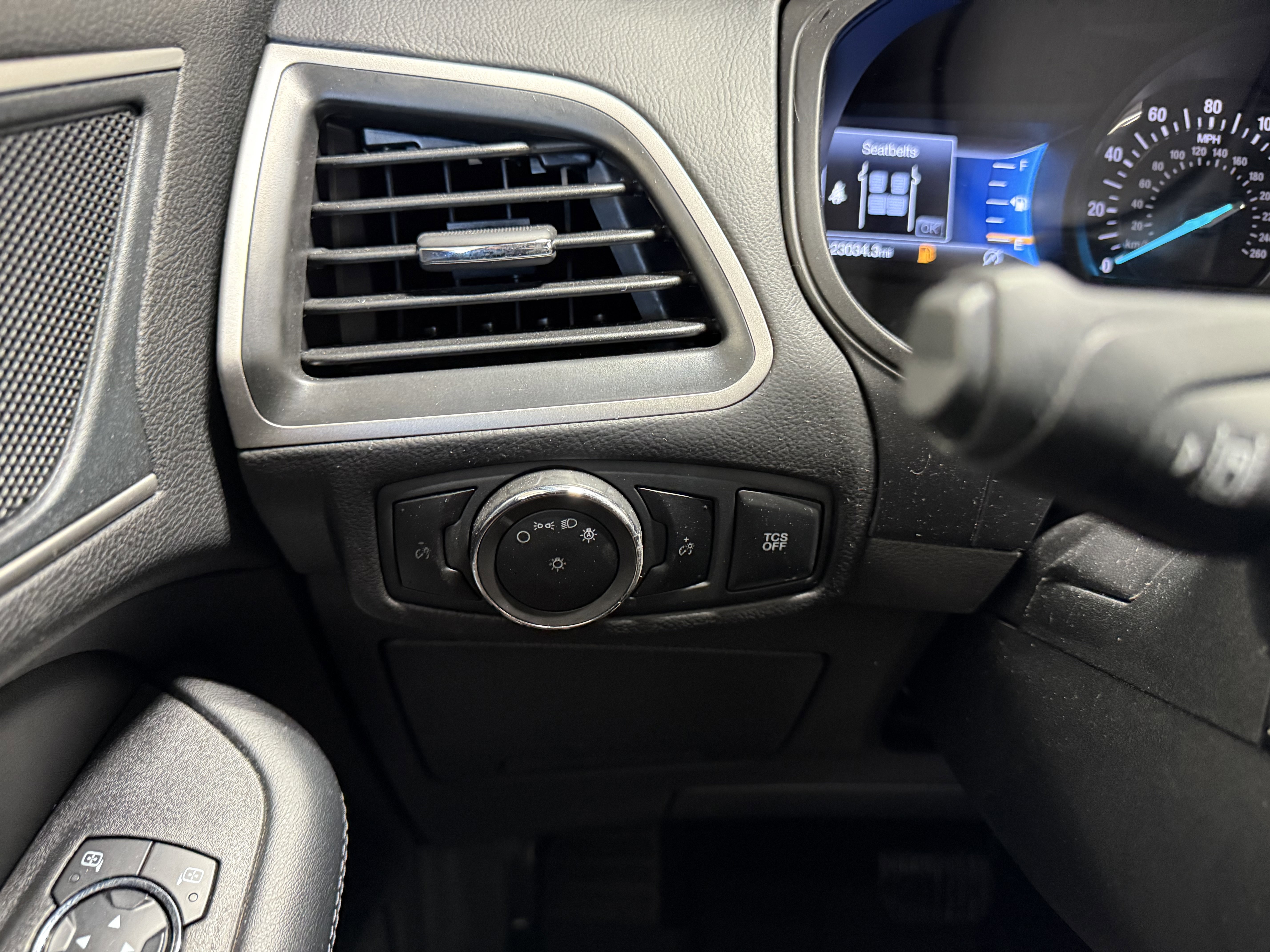 Used 2024 Ford Edge SEL image 15