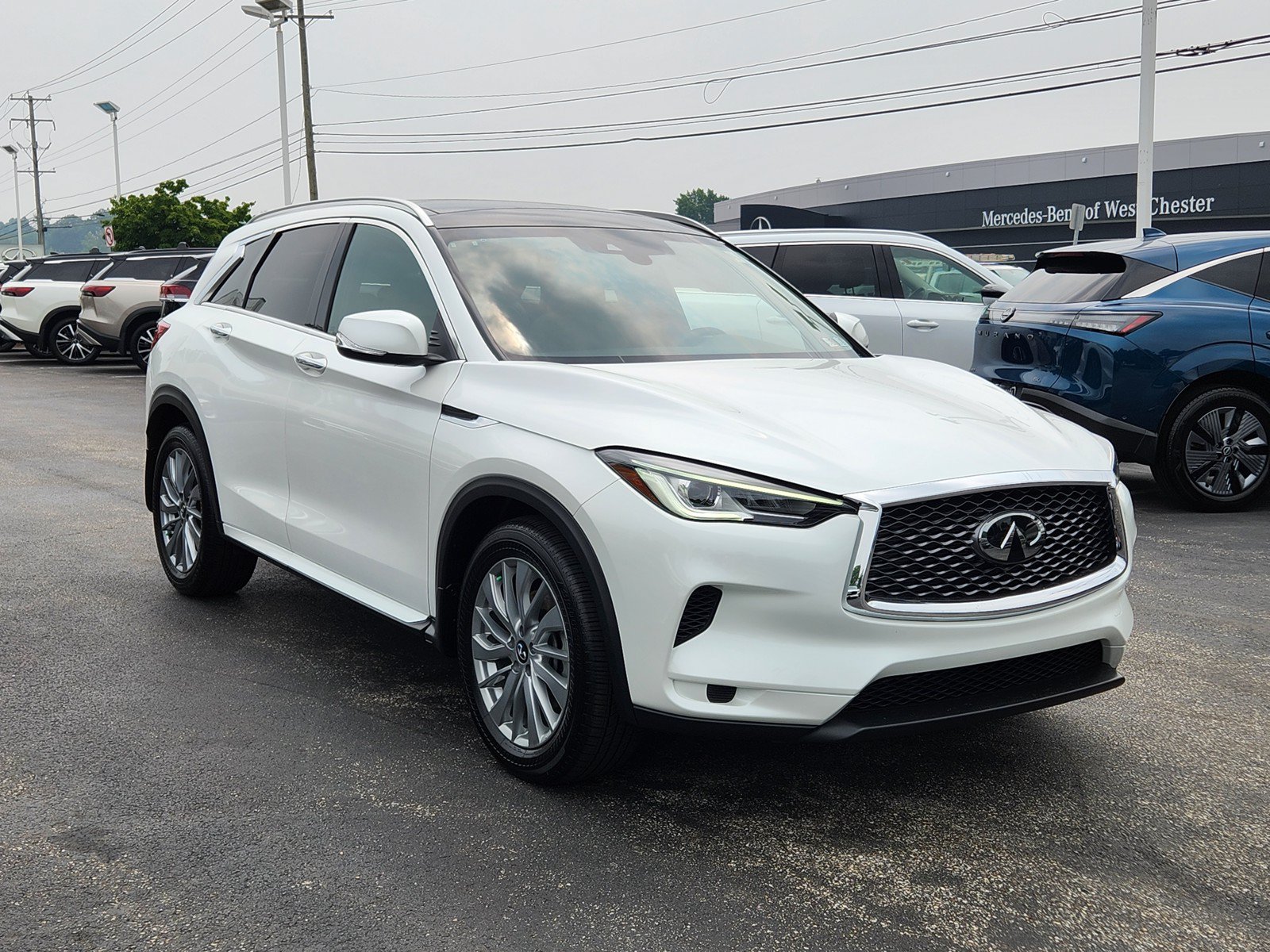 Used 2025 INFINITI QX50 Luxe AWD/4WD image 2