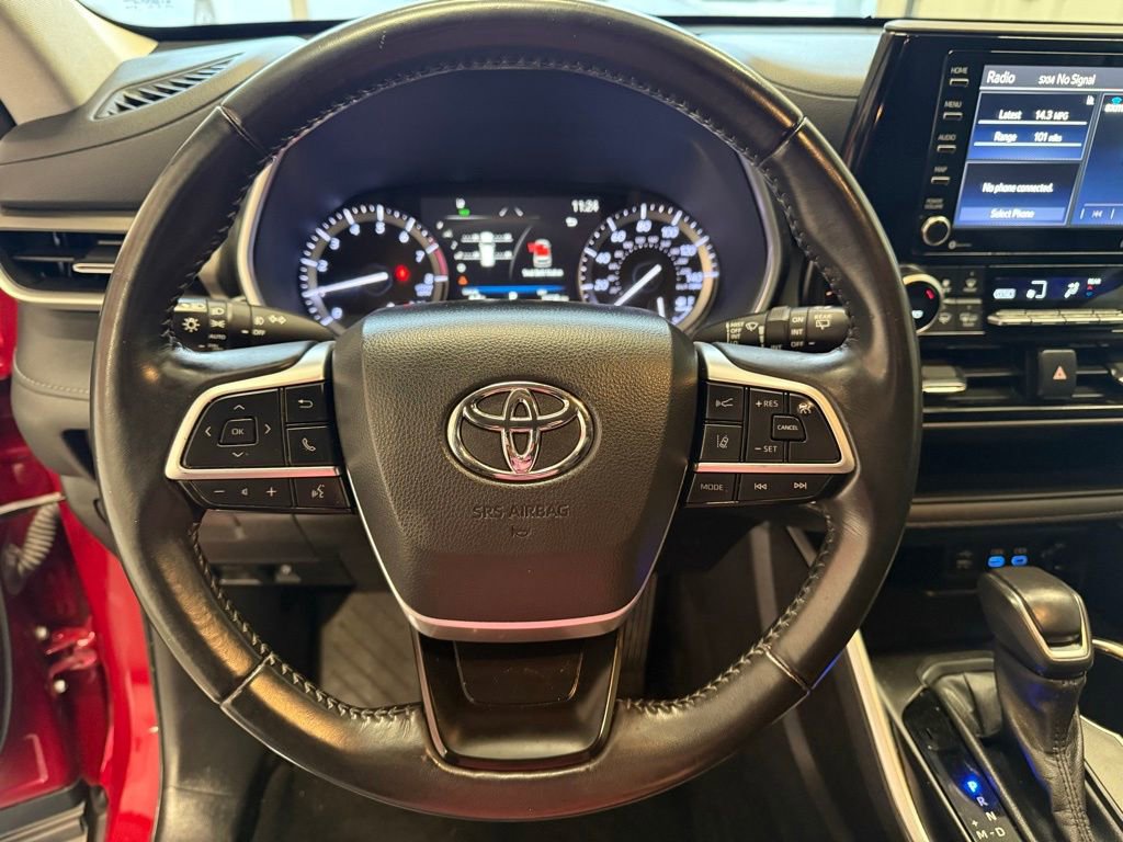Used 2022 Toyota Highlander XLE image 21