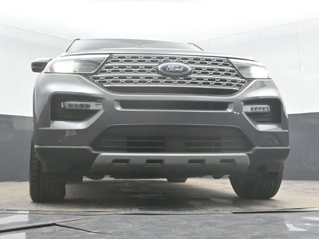 Used 2021 Ford Explorer Limited w/ Equipment Group 301A AWD/4WD image 48