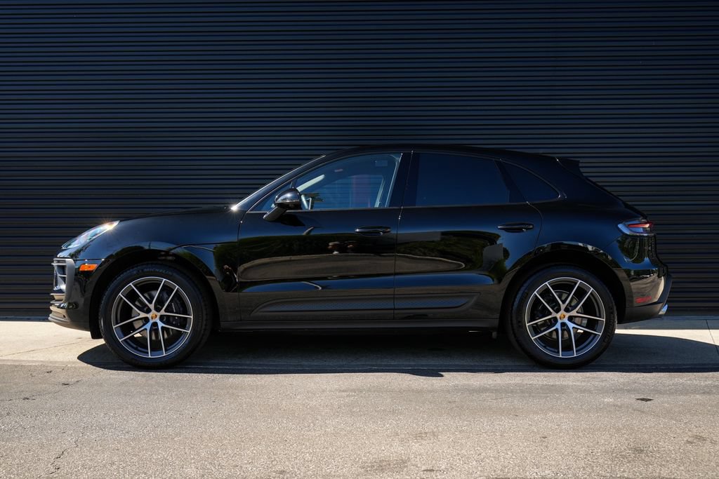 Certified 2026 Porsche Macan AWD/4WD image 2
