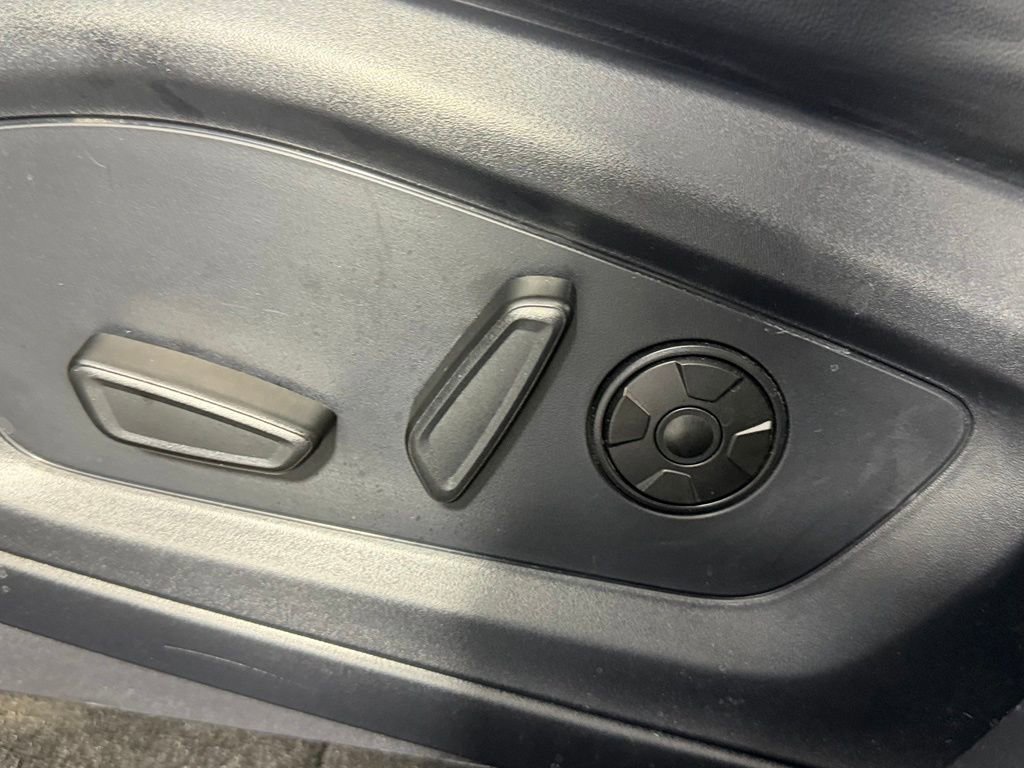 Used 2025 Ford Explorer ST AWD/4WD image 28