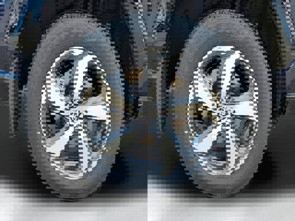 New 2025 Toyota RAV4 SE image 8