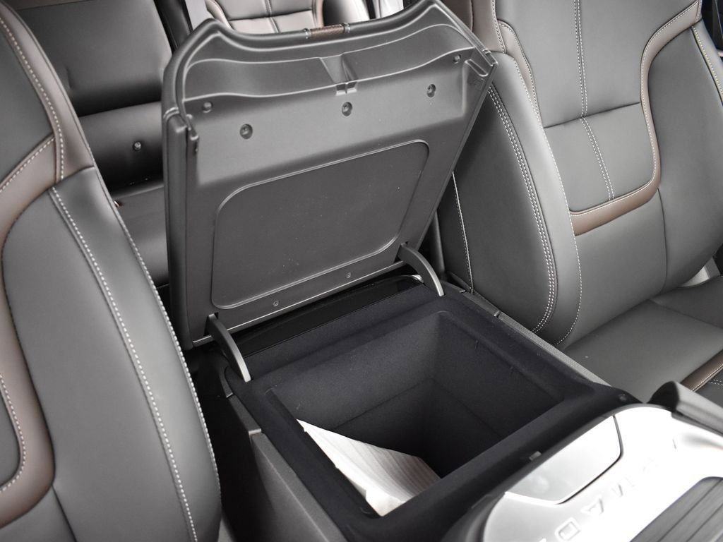 New 2025 Nissan Armada SL w/ Convenience Package image 25