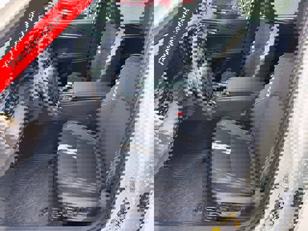 Used 2025 Toyota Camry SE w/ Convenience Package image 10