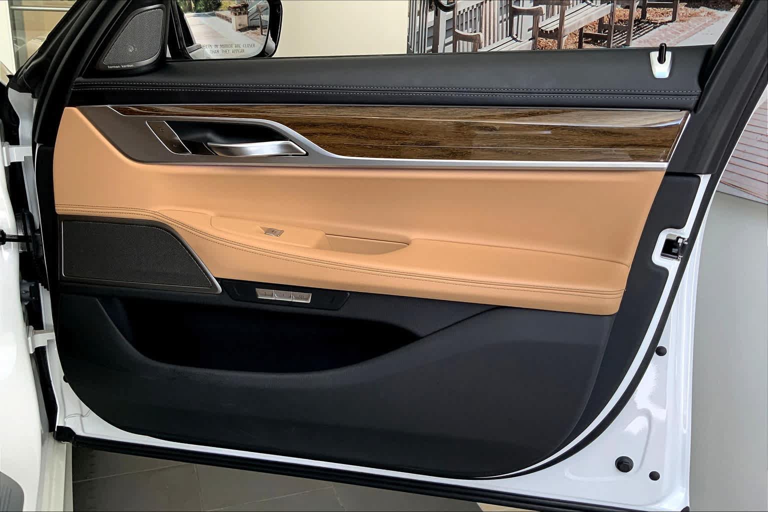 Used 2017 BMW 740i RWD image 23