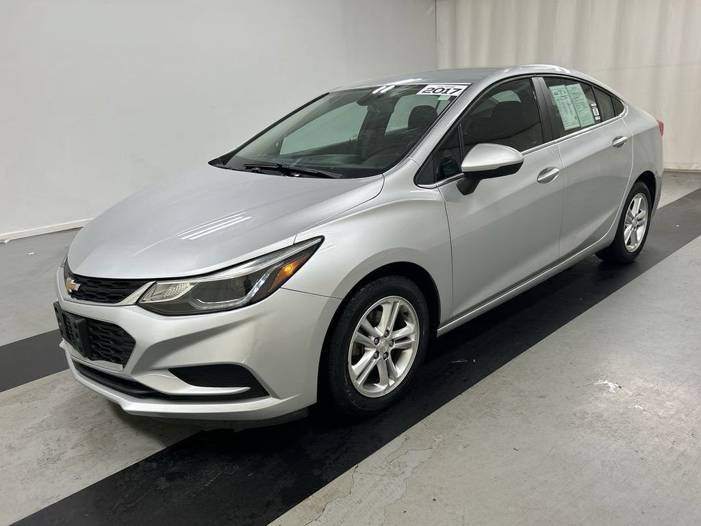 Used 2017 Chevrolet Cruze LT FWD image 5