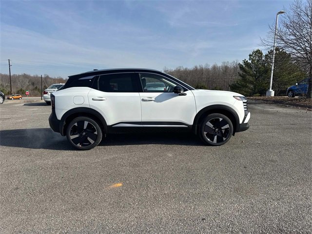 New 2026 Nissan Kicks SR w/ SR Premium Package image 3