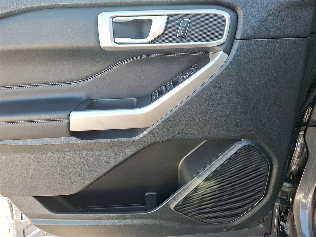 Certified 2023 Ford Explorer XLT image 10