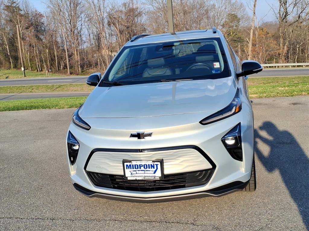 Used 2022 Chevrolet Bolt EUV Premier w/ Sun & Sound Package FWD image 9