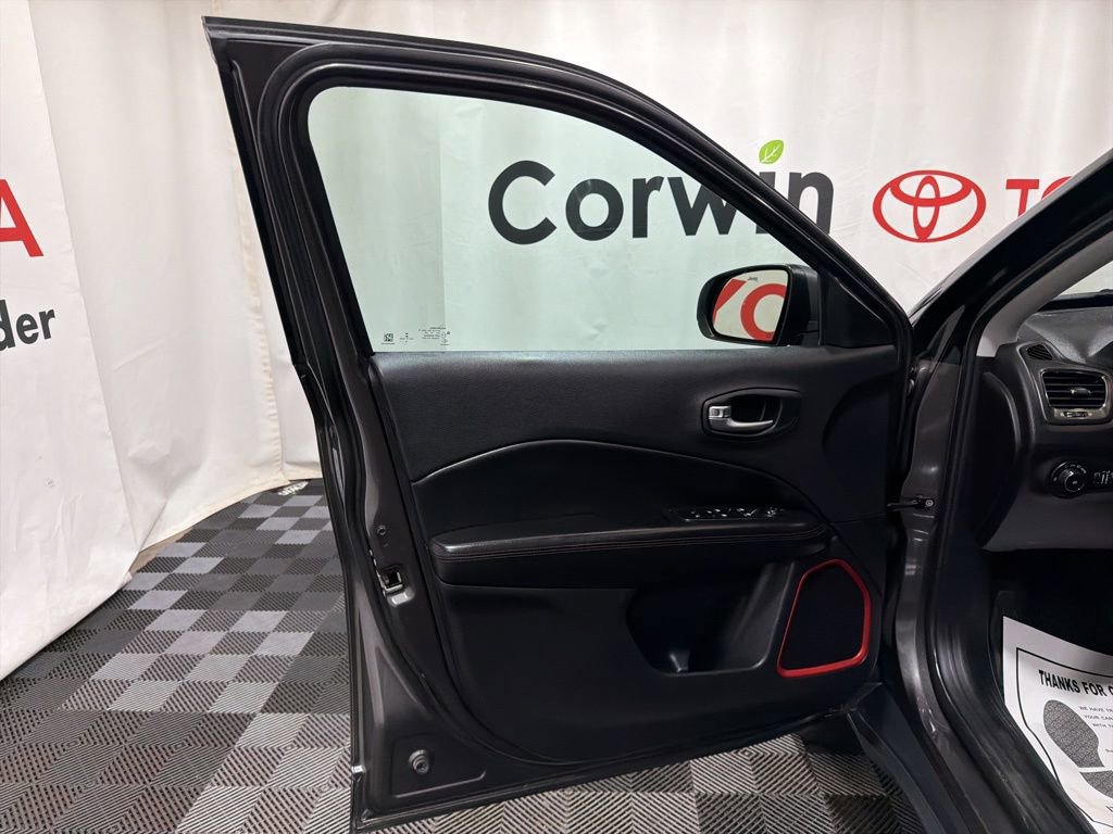 Used 2019 Jeep Compass Trailhawk image 21