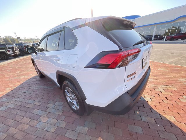 Used 2024 Toyota RAV4 XLE w/ Convenience Package FWD image 30