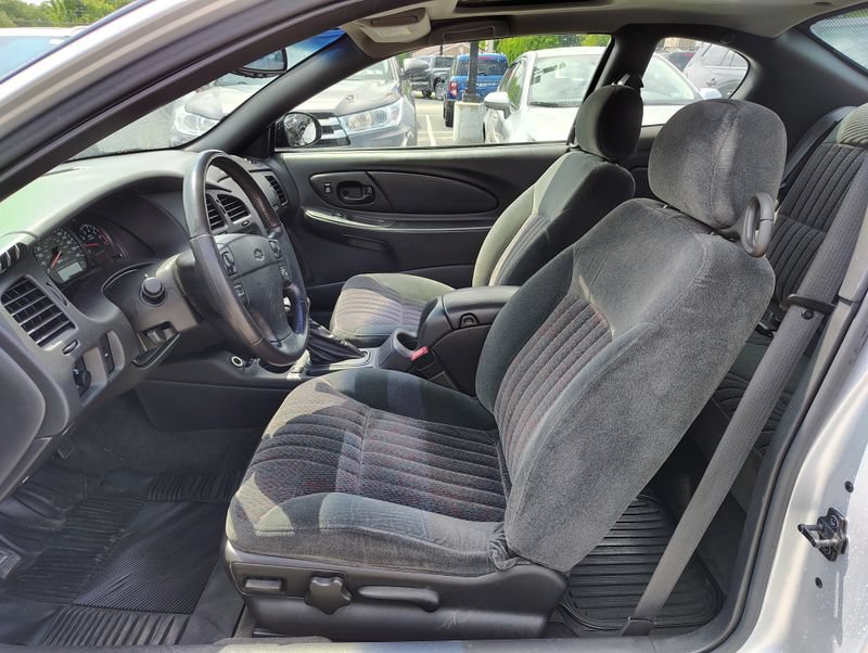Used 2003 Chevrolet Monte Carlo SS w/ Mirror Group FWD image 10